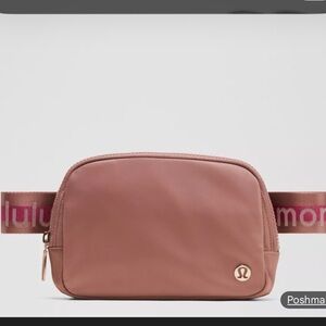 Lululemon Everywhere belt bag Spiced Chai Wordmark 1L NEW Pink Travel Bag NWT
